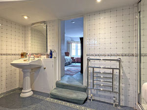 Photo 2- click for photo gallery